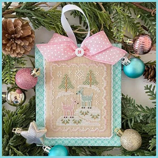 Country Cottage Needleworks - Pastel Collection 11 Christmas Deer