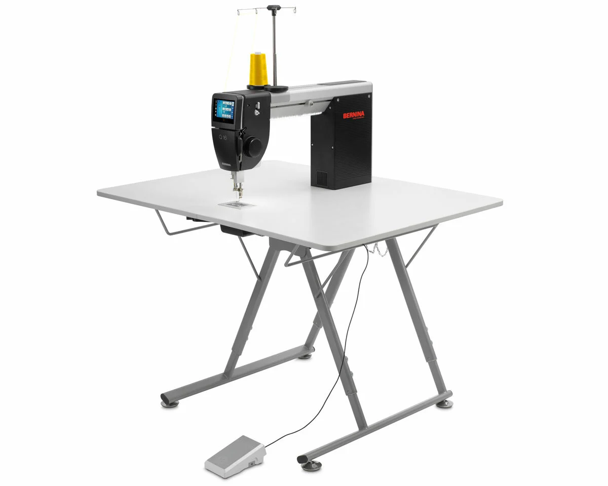 BERNINA Q 16 Langarm-Quiltmaschine inkl. Falttisch