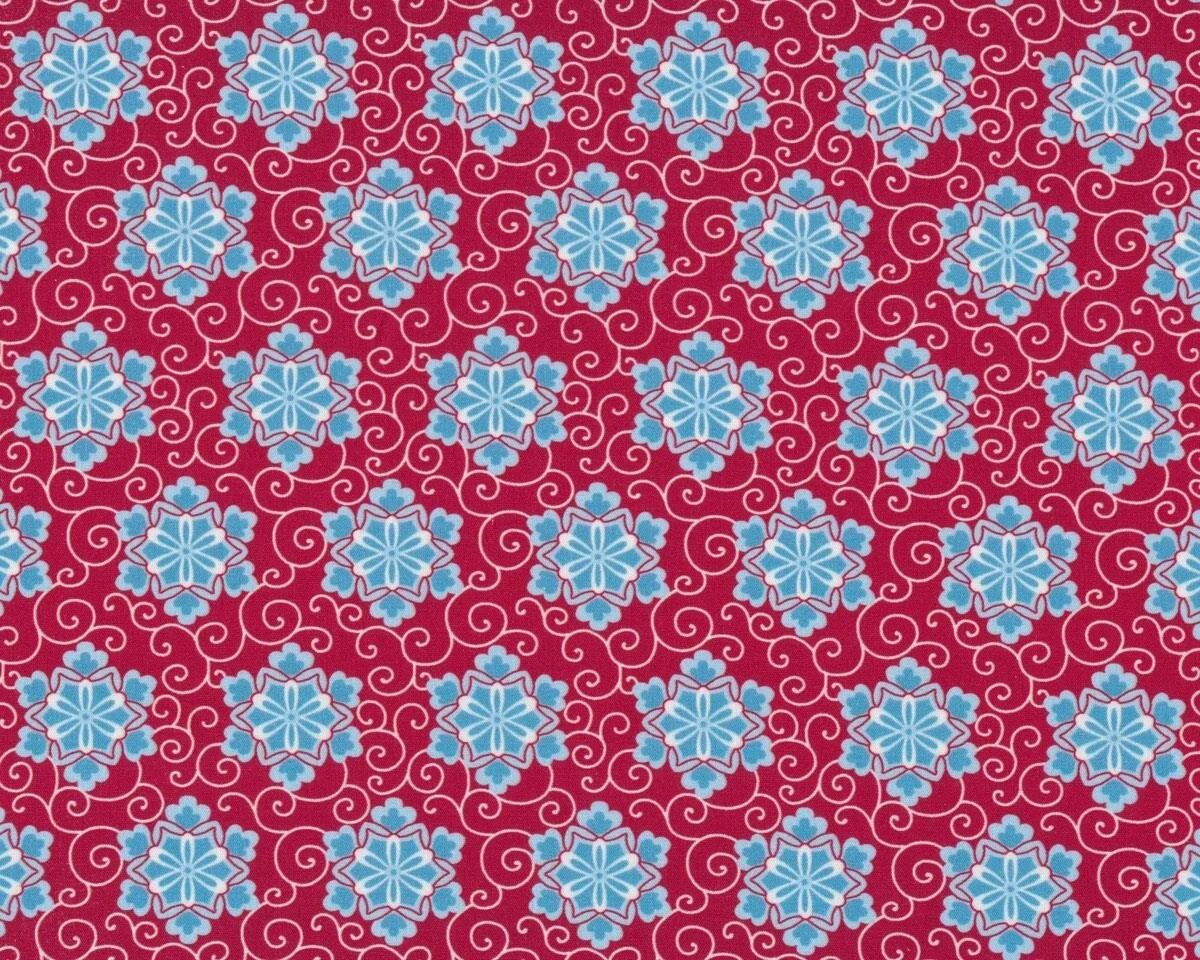 Feine Baumwolle HILDE mit Ornamentblüten, dunkelrot-hellblau