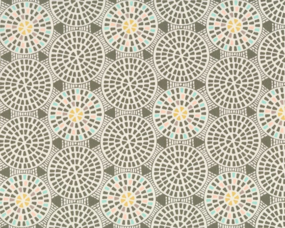 Feiner Popeline-Patchworkstoff DRIFT, Kreis-Mosaik, olivegrau-creme