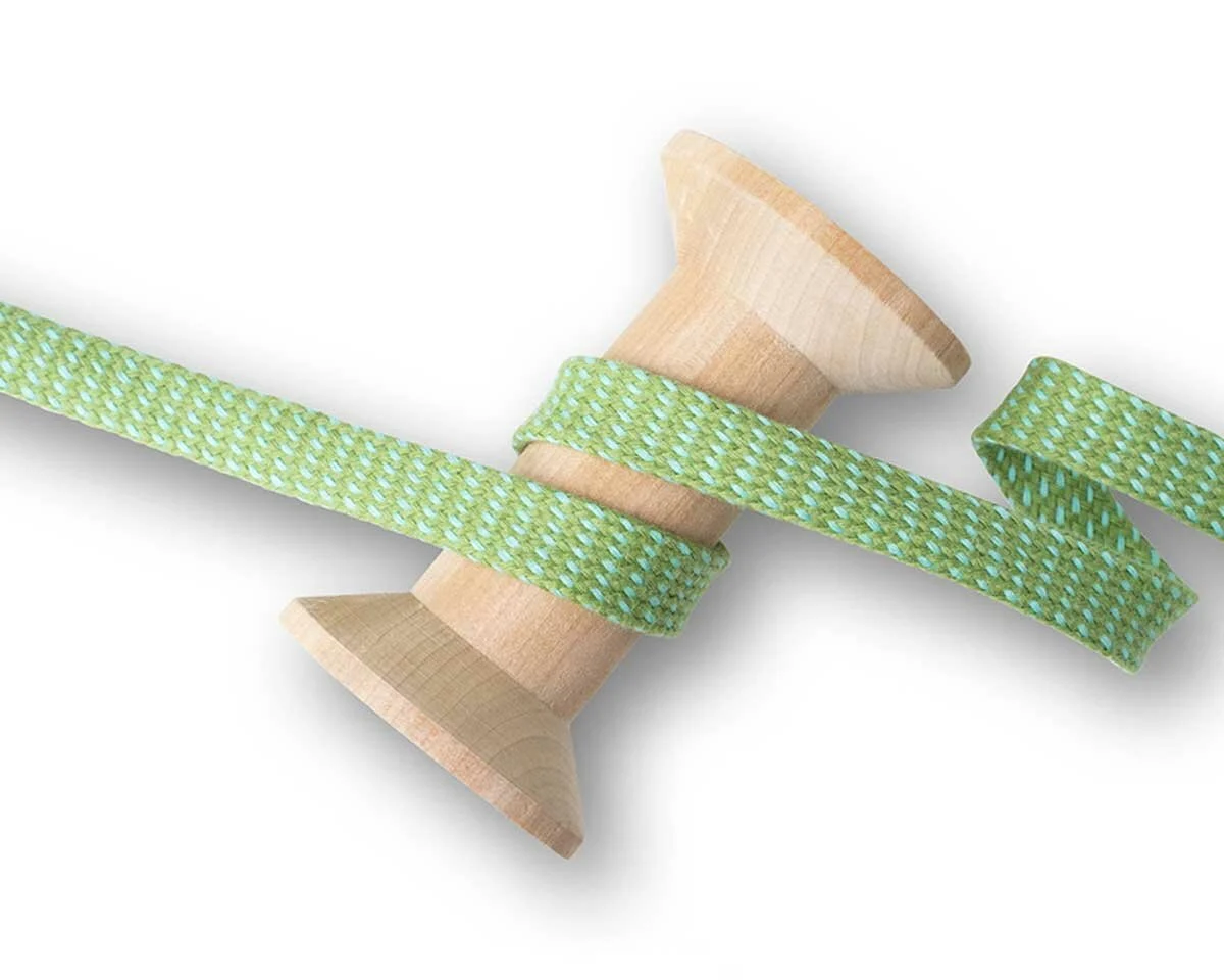 Flachkordel TWIST ME DOTS, Strichel, olivgrün Albstoffe