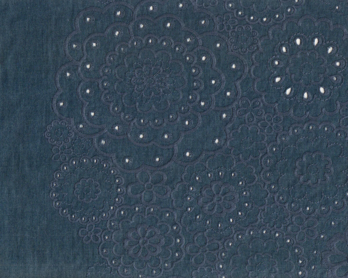 Jeansstoff EMBROIDERY DENIM, Blumen-Loch-Stickerei, jeansblau