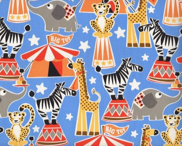 Patchworkstoff "Big Top" mit lustigen Zirkustieren, mittelblau-rot-orange