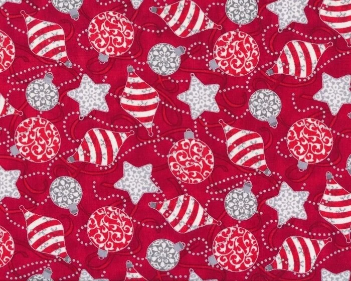 Patchworkstoff CELEBRATE THE SEASON, Weihnachtsbaumschmuck, weinrot-silber