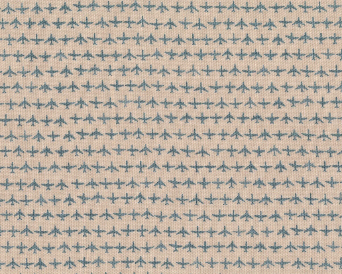 Patchworkstoff FLIGHT, kleine Flugzeuge, hellbeige-stumpfes türkis, Moda Fabrics