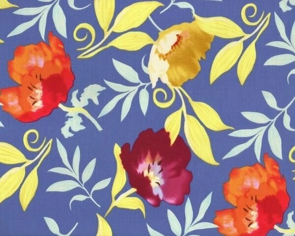 Patchworkstoff "Happy Go Lucky" mit getuschten Blüten, taubenblau