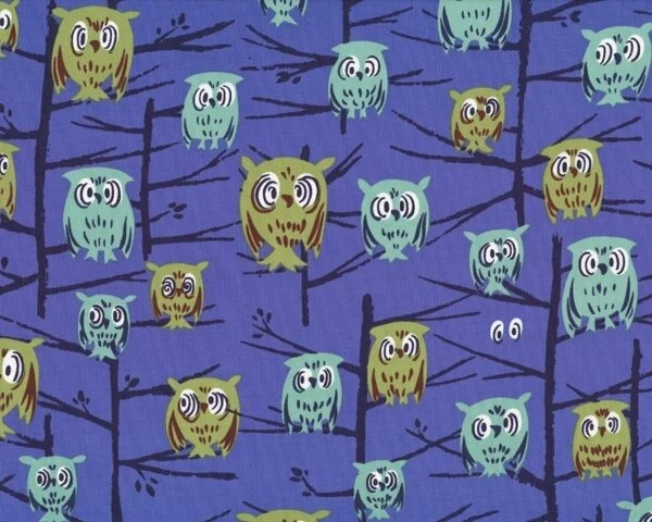 Patchworkstoff "Hoot" mit witzigen Eulen, blau