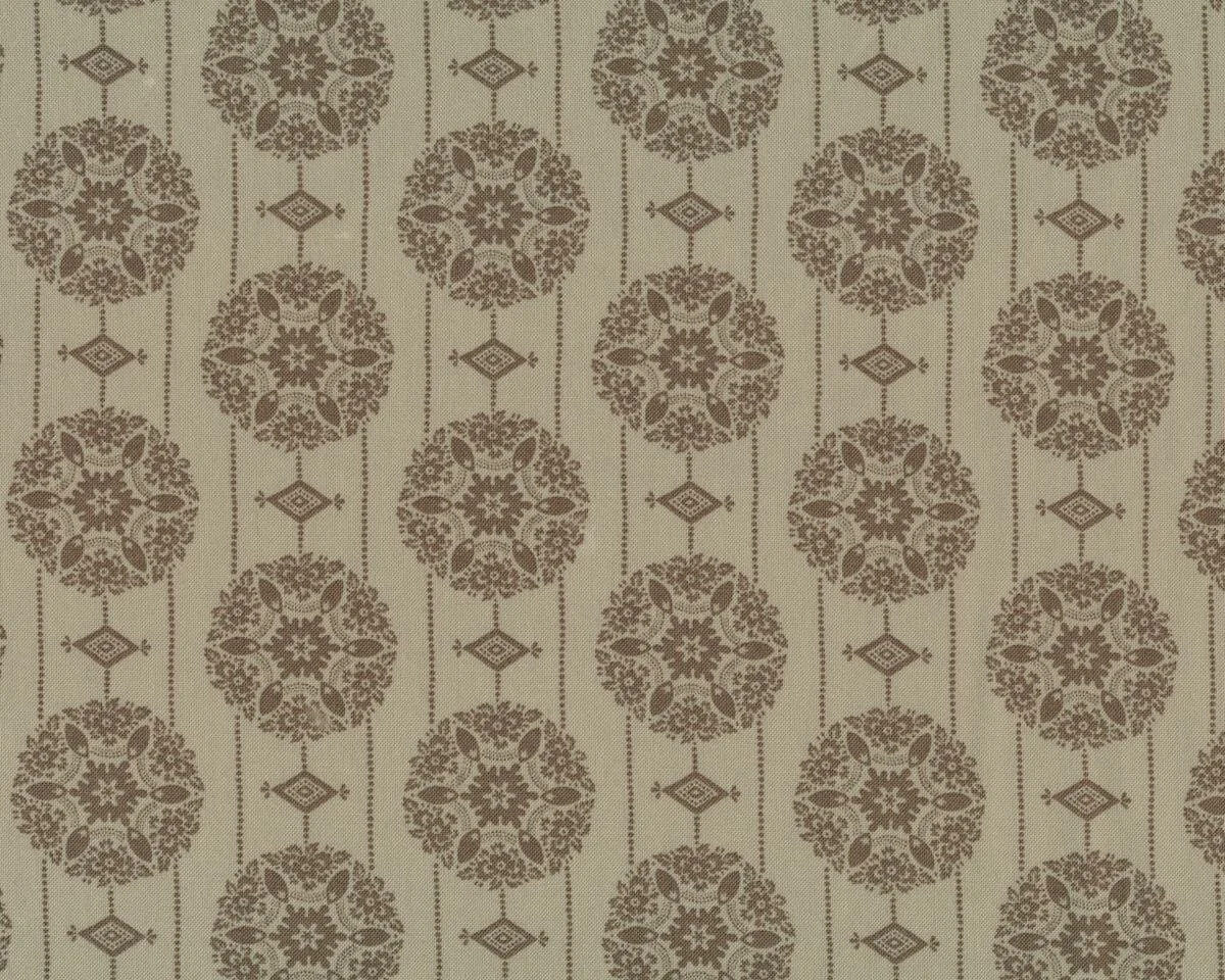 Patchworkstoff JOYEUX NOEL, Blüten-Ketten, beigegrau-schlammbraun, Moda Fabrics