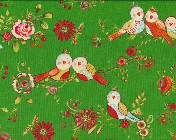 Patchworkstoff "Love & Joy" mit kleiner Vogelfamilie, grasgrün-rot
