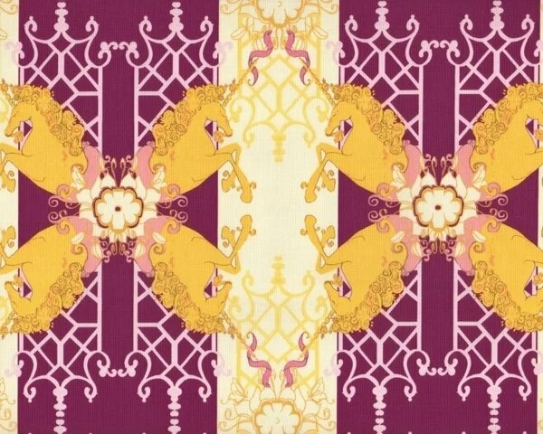 Patchworkstoff "Pernilla's Journey" mit märchenhaften Einhörnern, helles aubergine-goldgelb