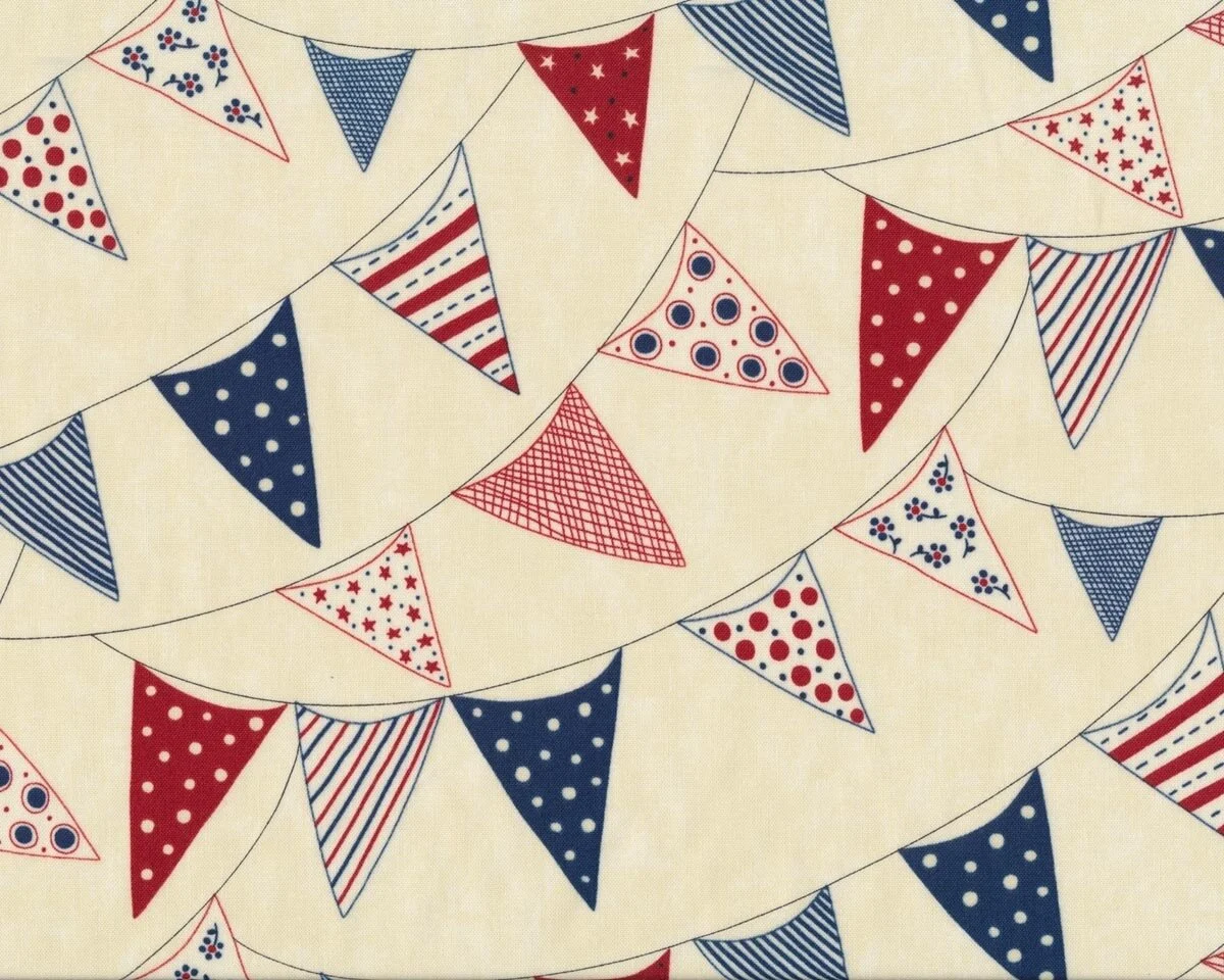 Patchworkstoff RED, WHITE, FREE, Wimpelkette, dunkelblau-dunkelrot, Moda Fabrics