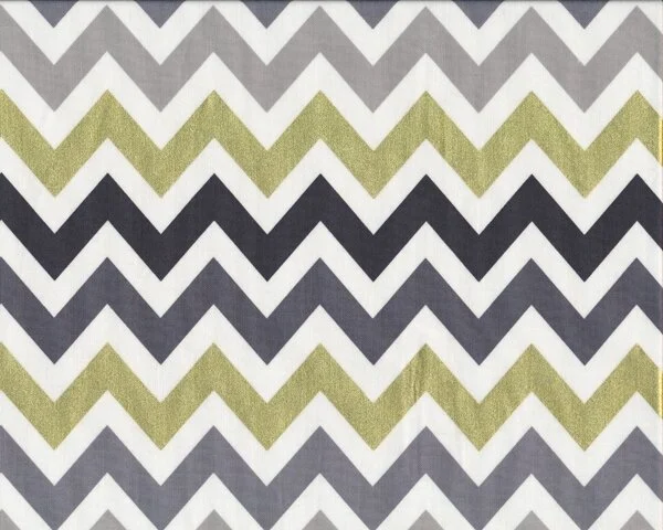 Patchworkstoff REMIX, breite Chevron-Zacken, grau-weiß-gold