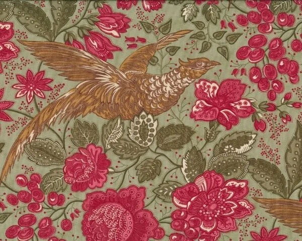 Patchworkstoff WINTERLUDE, Weihnachtsblüten mit Vogel, pastellrot-helles schilfgrün, Moda Fabrics