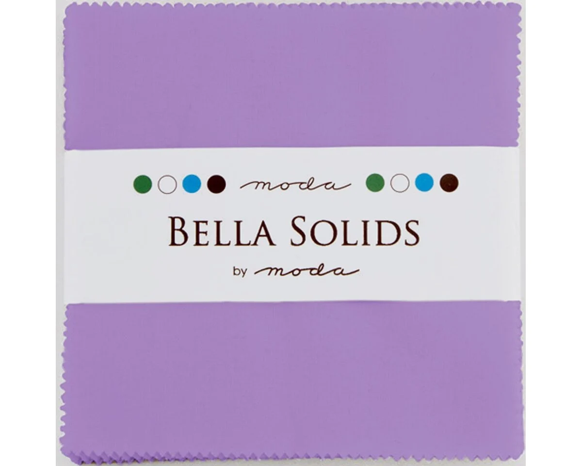 Precuts Charm Pack BELLA SOLIDS, 12,5 x 12,5 cm, 42 Quadrate, kräftiges lavendel, Moda Fabrics