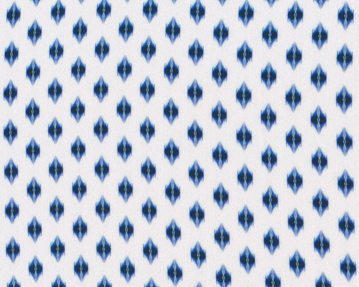 Viskosekrepp VAIANA, Ikat-Rauten, weiß-blau